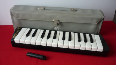 CLAVIETA, HOHNER MELODICA PIANO 26, GERMANIA. foto