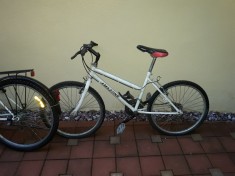 Vand Bicicleta trei sferturi foto