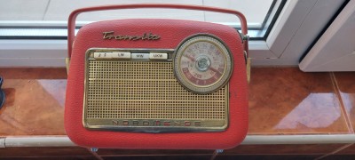 RADIO TRANSITA NORDMENDE MODEL U 03, FUNCTIONEAZA SI ESTE IN STARE FOARTE BUNA . foto