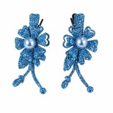 Cumpara ieftin Set 2 cleme de par bleu 5 x 2 cm, model floral metalizat, accesorii moderne pentru par, fixare sigura
