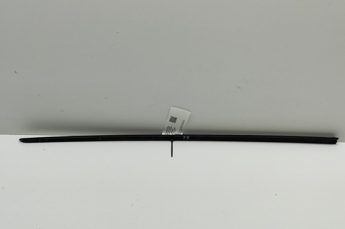 Ornament vertical parbriz dreapta SKODA SKODA ENYAQ iV SUV 5AC, 5AZ 2024 OEM: 5LA854328 | 30962811