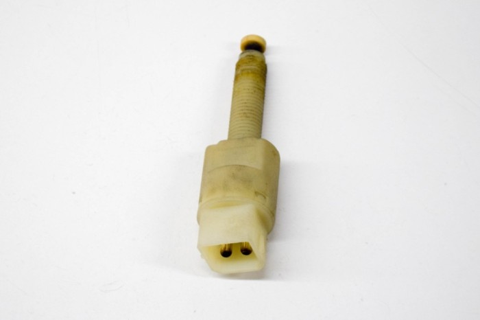 Senzor pedala de fr&acirc;nă AUDI A8 D2 4D2, 4D8 2000 OEM: 4A0945515A 13677183