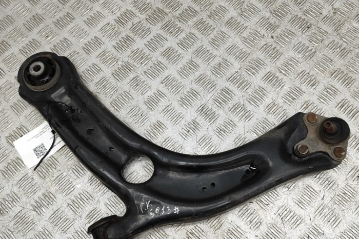 Braț inferior st&acirc;nga față VW PASSAT B8 3G2 2018 OEM: 3Q0407153B | 29177761