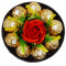 Aranjament Floral de Lux, Un trandafir ro?u de sapun, Praline Fererro Rocher, cutie rotunda