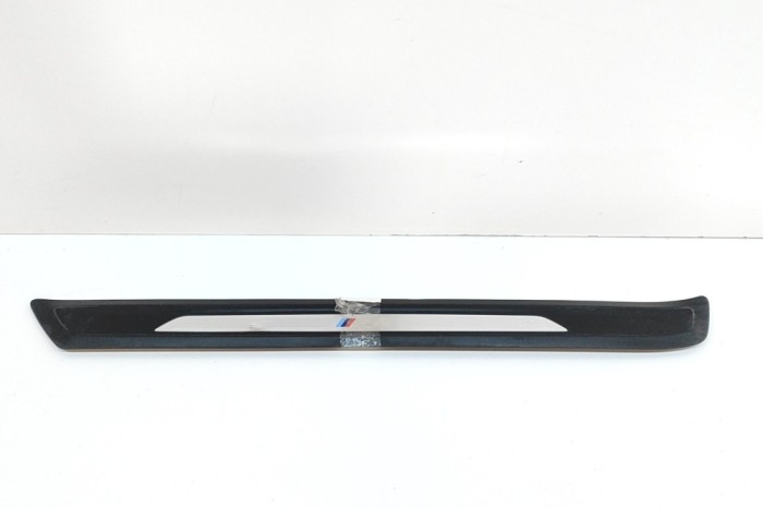 Ornament prag dreapta față BMW 4 Coupe F32, F82 2015 OEM: 8063798 29841071
