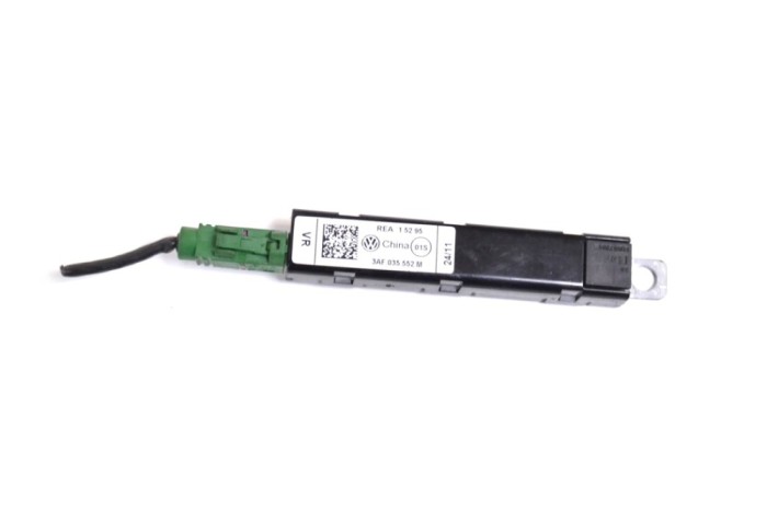 Amplificator de antena VW PASSAT Variant B7 365 2011 OEM: 3AF035552M | 13776054