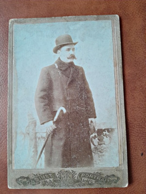 Barbat cu mustata si baston, pe carton, 1902 foto
