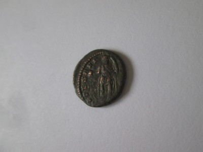 Rară! Monedă antică romană bronz Follis-Constantin I cel Mare 316-317 A.D.? Diametrul=15 mm,greutate=1,90 grame foto