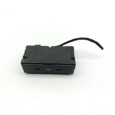 USB PORSCHE CAYENNE Coupe 9YB 2024 OEM: 95C035736 | 32634729 foto