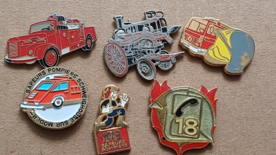 Lot 6 Insigne pompieri foto