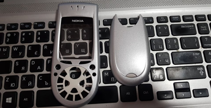 Vand carcasa noua si originala pt Nokia 3650