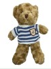 Jucarie plus ursulet maro cu pulover alb albastru
