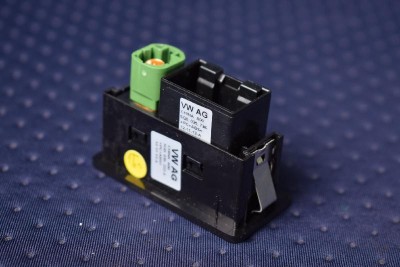 Port USB/AUX-In VW GOLF VII 5G1, BQ1, BE1, BE2 2013 OEM: 5G0035222A 2460963 foto