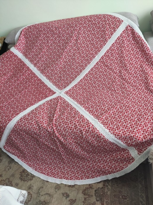 Față de masă mare, rotundă