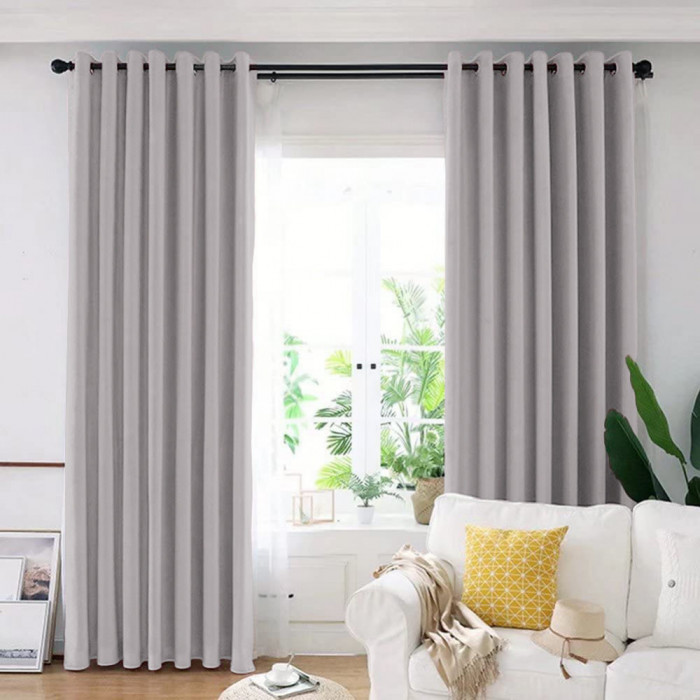 Set draperie din catifea blackout cu inele crom, Madison, 150x220 cm, densitate 700 g/ml, Pale Silver, 2 buc