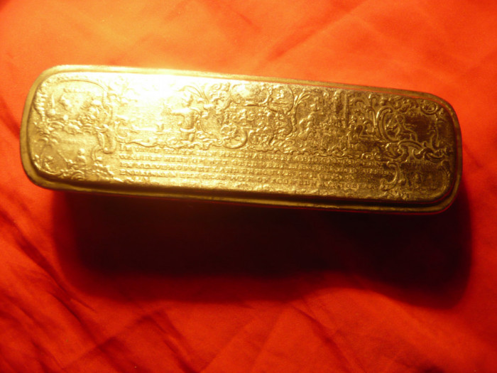Cutie de tutun, bronz argintat cu inscriptii si scene alegorice sec.XVIII Germ