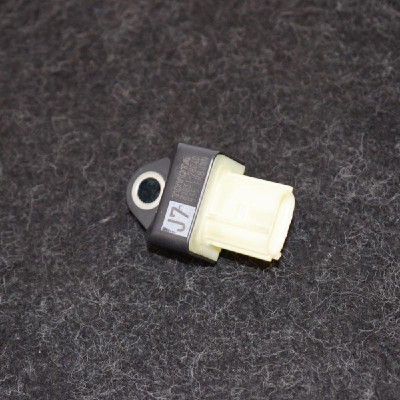 Senzor de impact dreapta spate TOYOTA PRIUS _W5_ 2016 OEM: 89831-28040 3179848 foto