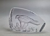 paperweight din cristal Wedgwood gravat in profunzime ( itaglio ) vultur cu puiul sau