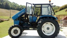 Tractor Universal 550 DTC foto