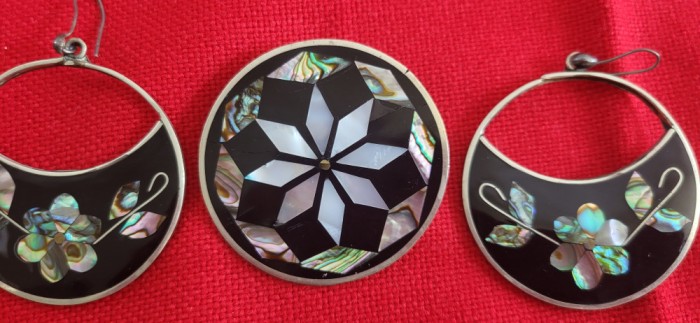 Bijuterii,SET original brosa si cercei mari cu sidef turnat, Mexic, marime mare
