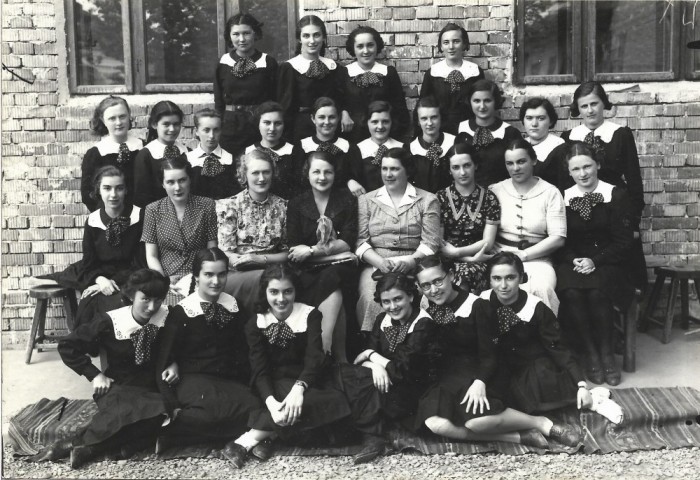 A3679N Eleve și profesoare de la Liceul de fete nr 2/Liceul Oltea Doamna, 1938, Cernăuți