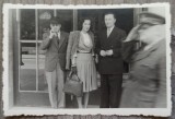 Grup in fata Hotelul Aro Palace, Brasov// fotografie