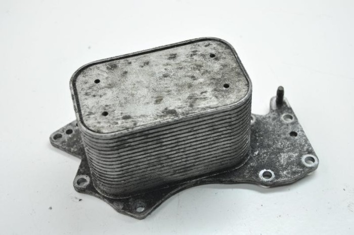 Răcitor de ulei AUDI Q5 8R 2010 OEM: 059117021K 2344998