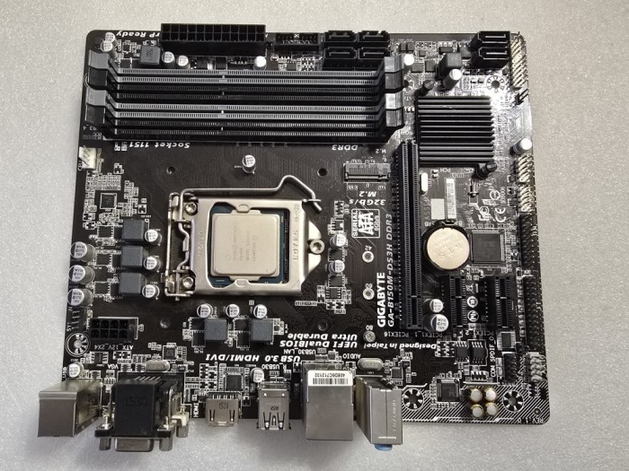 Placa de baza Gigabyte B150M-DS3H DDR3, Socket 1151 + G4400