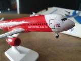 Macheta metalica de avion Air Asia (marime medium) | Decoratie