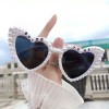 Ochelari in forma de inima, flippy, pentru petrecerea burlacitelor, tematica nunta, protectie soare, 15.3x5.7x14.5 cm, scris bride to be cu perle, alb