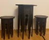 Set mobilier br&acirc;ncovenesc / neorom&acirc;nesc 1 masă + 2 scaune / Inaltime masa 76 cm, scaun 48 cm, blat masa 47 cm, blat scaun 32 cm / stare buna