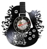 Ceas de perete decorativ realizat din disc de vinil, Model Chitara Electrica si Note Muzicale, Text Music is the Voice of the Soul, Negru, 30 cm