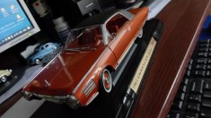 Vand macheta auto 1963 Chrysler Turbine scara 1/18 foto