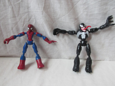 Set figurine flexibile Hasbro Marvel Spiderman+Venom,originale foto