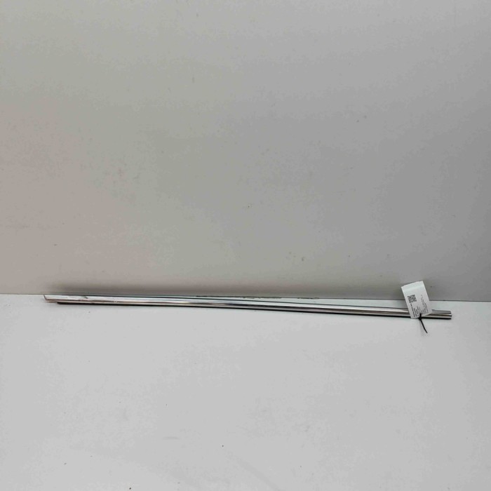 Chedar geam ușă dreapta față VW PASSAT B8 3G2 2018 OEM: 3G0837476D