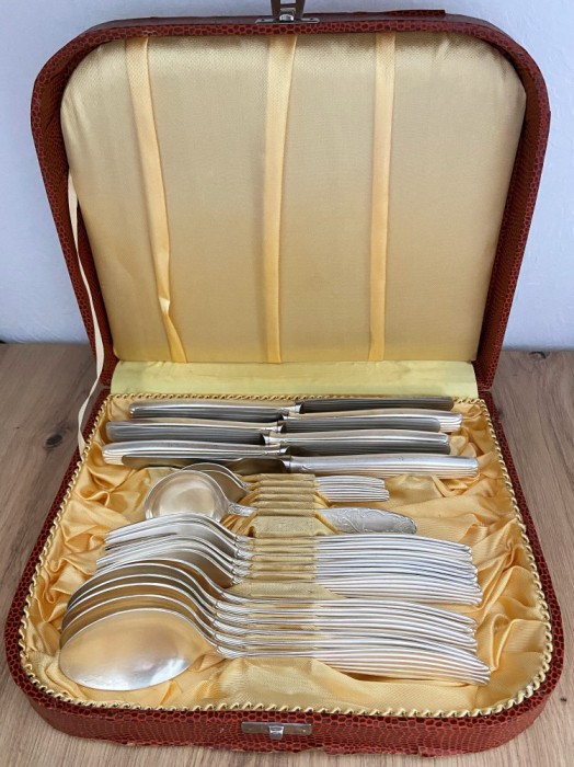 Set Tacamuri - argintate 90 - 6 persoane - 21 piese - G.I - cutie originală