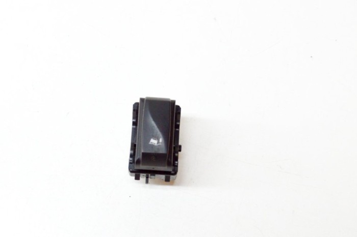 Comutator RENAULT MASTER III Furgon FV 2018 OEM: 251457792R 13847461