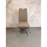 set 2 scaune nr 23 disponibil un set