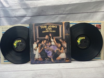 VINIL 2xLP Tom Jones &amp;ndash; Live At Caesar&amp;#039;s Palace Las Vegas (EX) foto