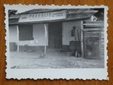 Cumpara ieftin Fotografie veche , Pravalie sateasca , Cooperativa de consum