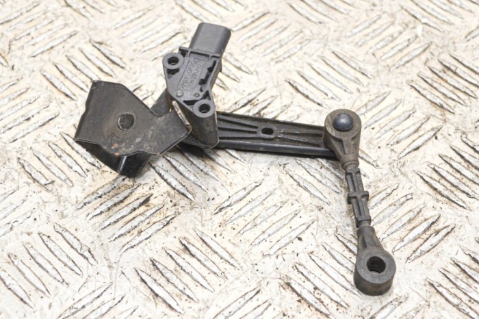 Senzor de nivel &icirc;nălțime st&acirc;nga spate LAND ROVER RANGE ROVER IV L405 2018 OEM: JPLA-3D028-BA | 13974590
