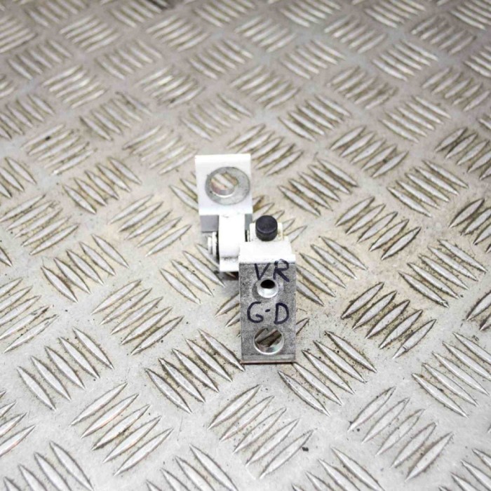 Balama ușă dreapta spate SKODA OCTAVIA III Combi 5E5 2016 OEM: 8K0831402E 14554963