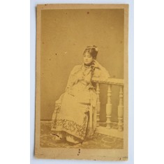 CDV Atelier Romania 1860-1870 Femeie in rochie / port popular