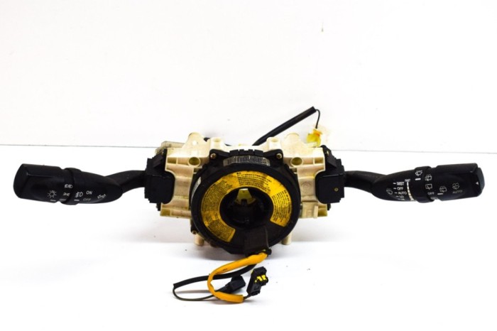 Maneta semnalizare ștergătoare SSANGYONG KYRON 2006 OEM: 85900-09102,6123AR-1000 17494784