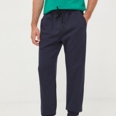 Sisley pantaloni de trening barbati, culoarea albastru marin, neted