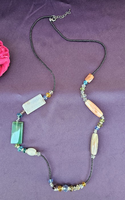 LANT VINTAGE CU MARGELE MICI ONIX, CRISTAL COLORAT SI PIETRE SEMIPREȚIOASE