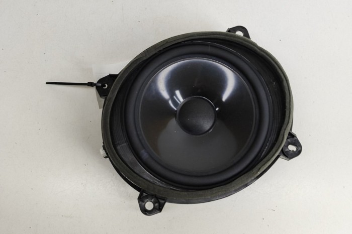 Difuzor ușă dreapta față LEXUS RX _LA1_, _LH1_ 2023 OEM: 86160-48410 27523909