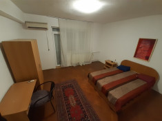 Dau in chirie apartament cu 3 camere foto