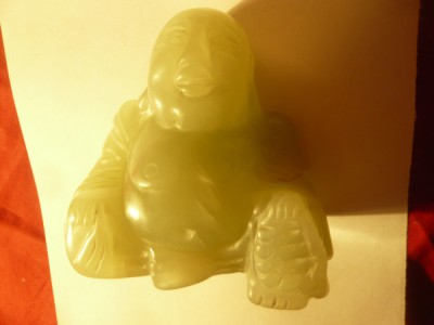 Statueta Buddha sezand -din jad (probabil) , dim. = 8x8cm foto