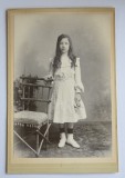 fotografie pe carton / cabinet atelier Romania Bucuresti Bucuresci Vienna S. Korn fetita